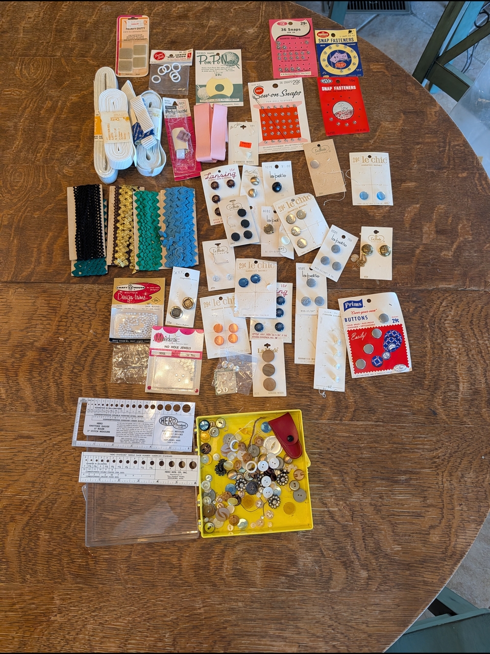 Assorted Vintage Sewing Notions Kit - Mixed Buttons & Trims (Multi-Color)